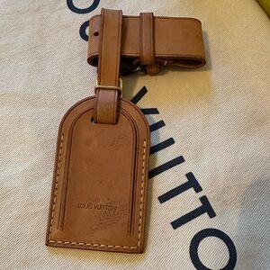 Louis Vuitton Tag